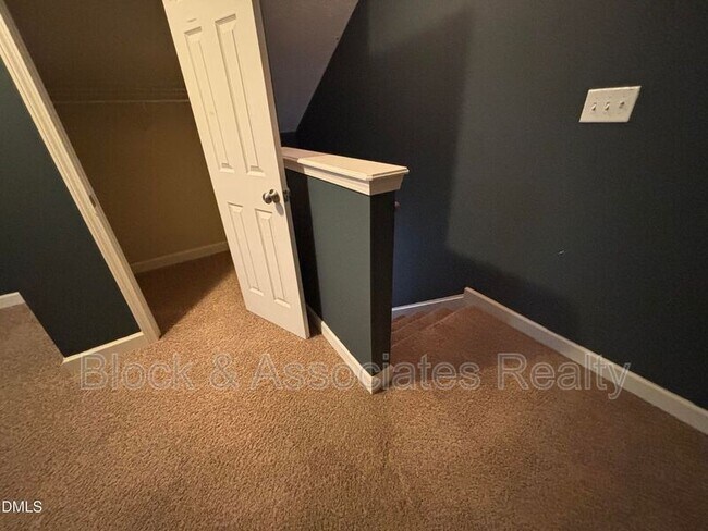 Building Photo - 2228 Stornoway Ct