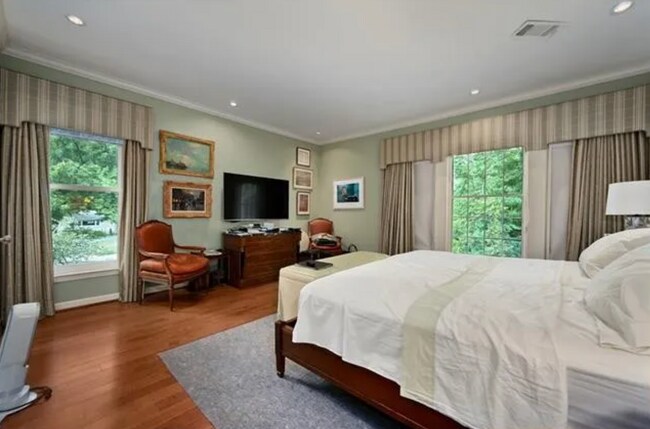 Building Photo - 3952 Shawnee Mission Pky