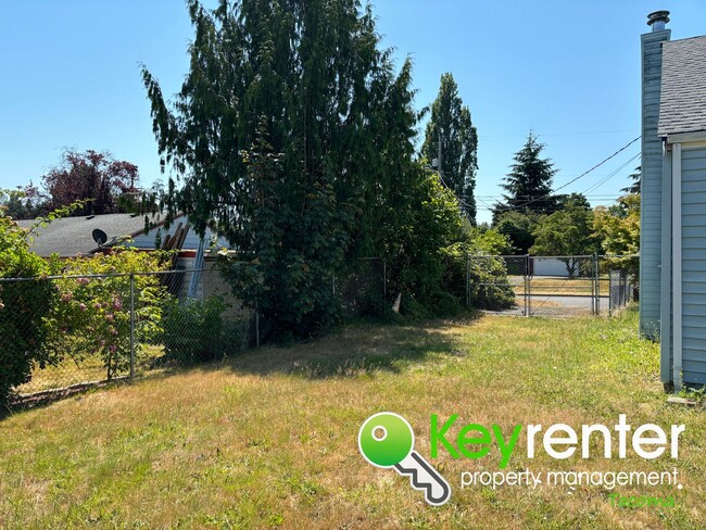 Building Photo - Gorgeous 3Bed/2Bath In the Heart of Tacoma!
