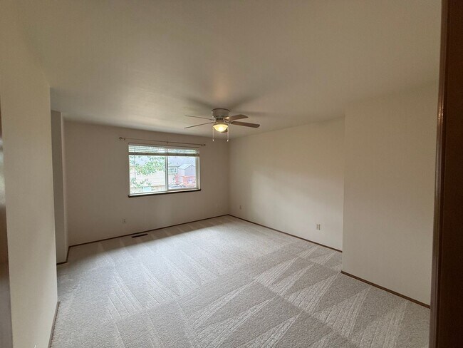 Building Photo - Beautiful 4 bed 2.5 bath Edmonds, WA. $3850/mo.