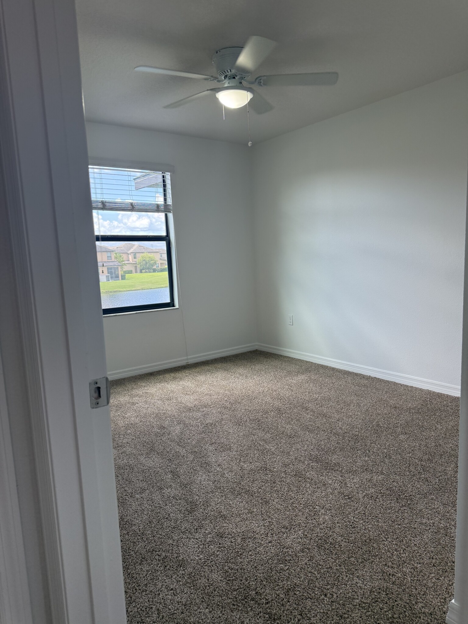 Building Photo - 2259 Seven Oaks Dr