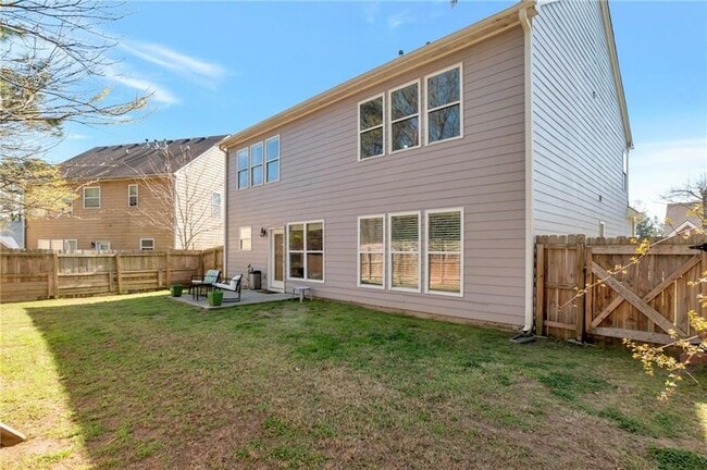 Building Photo - 1565 Hedington Cir SE