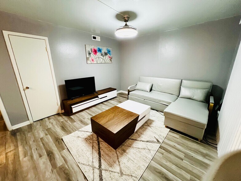 Stone Ridge Apartments ALL BILLS PAID 504 Kemp Blvd Wichita Falls TX