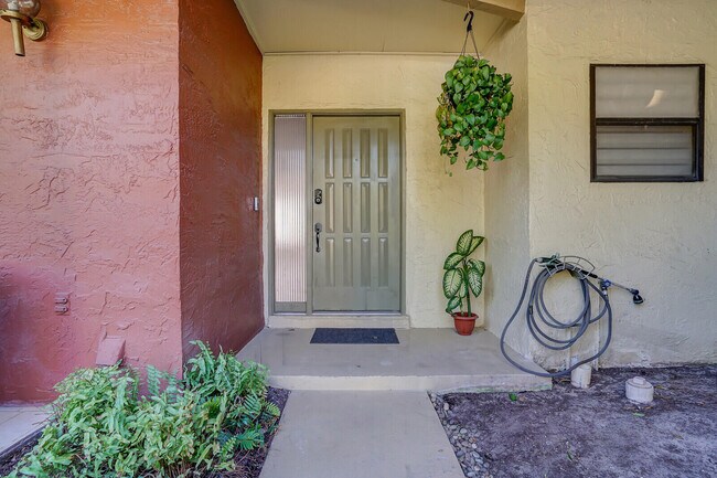 Building Photo - 13035 Albright Ct