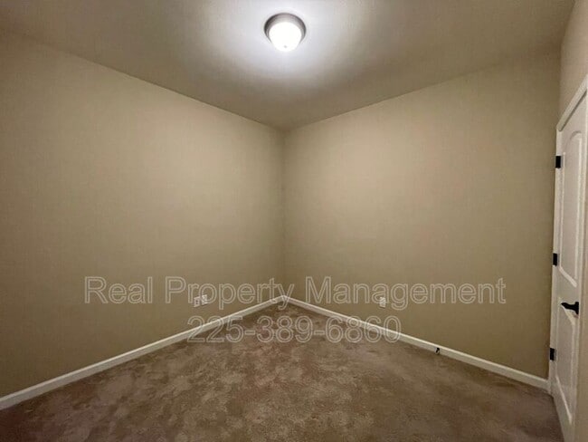 Building Photo - 17414 Berkshire Dr