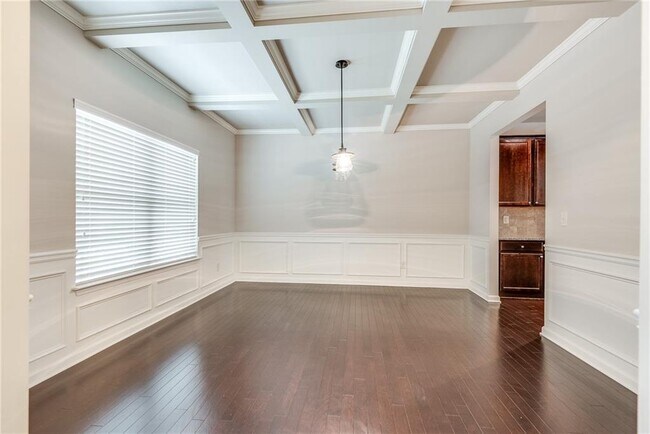 Building Photo - 933 Whitfield Oak Way NE