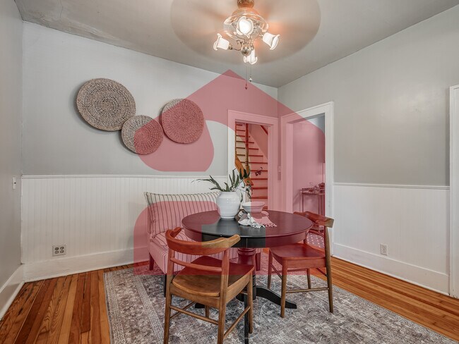 Building Photo - 1501 Gladstone Terrace