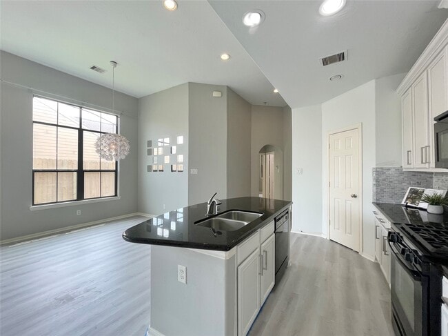 Building Photo - 3625 Standing Rock Dr