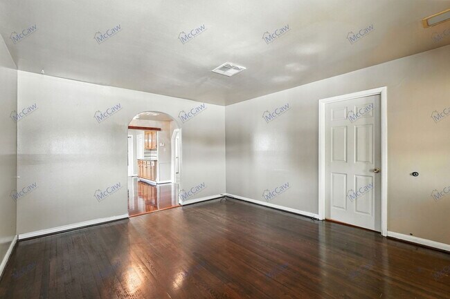 Building Photo - 10705 Coogan Dr