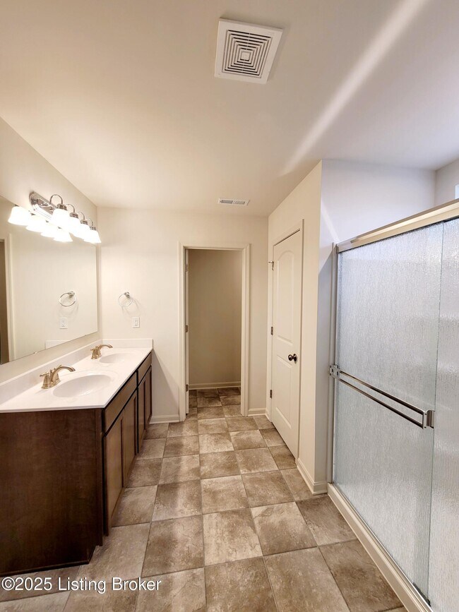 Building Photo - 1003 Dry Run Ct