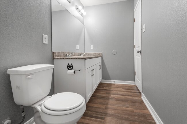 Building Photo - 15638 Del Norte Dr