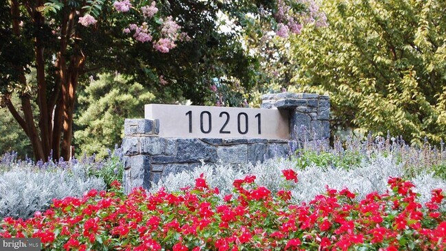 Building Photo - 10201 Grosvenor Pl
