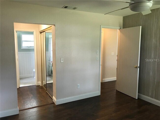 Building Photo - 4745 Escalante Dr