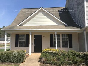 Building Photo - 101 Blackthorne Ct