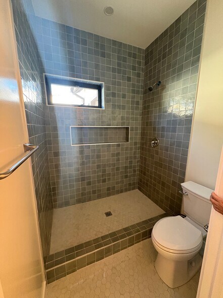 Building Photo - 3727 Gundry Ave