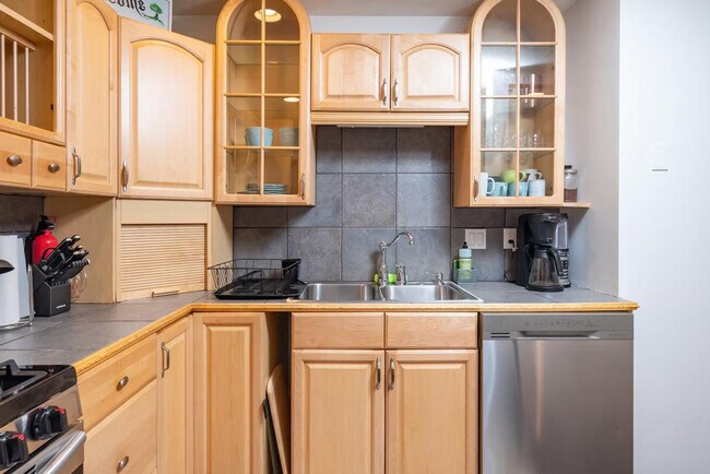 Building Photo - 152 Central Ave