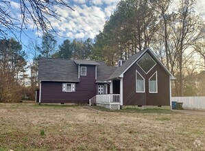 Building Photo - 3 Bed | 3 Bath House in Durham - Lawn Care...