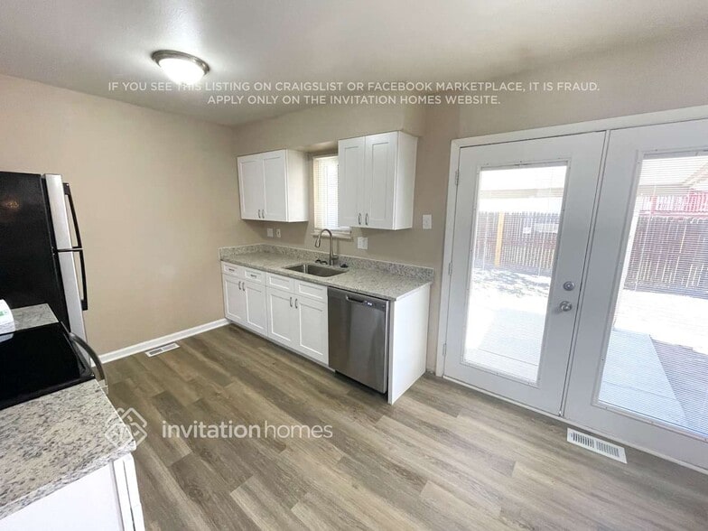 Building Photo - 1821 S Joplin St