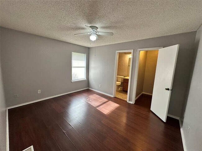 Building Photo - 3628 Peregrine Dr