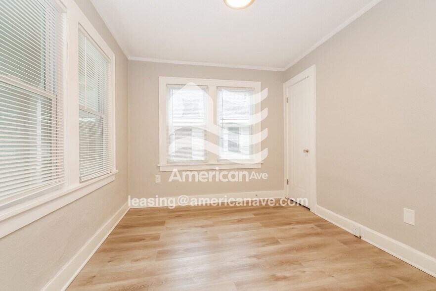 Building Photo - 1824 E 73rd St