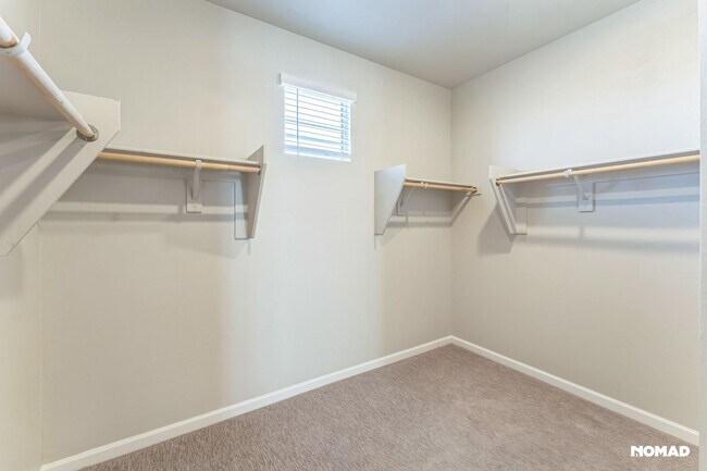 Building Photo - Spacious 5BR House in Casa Grande