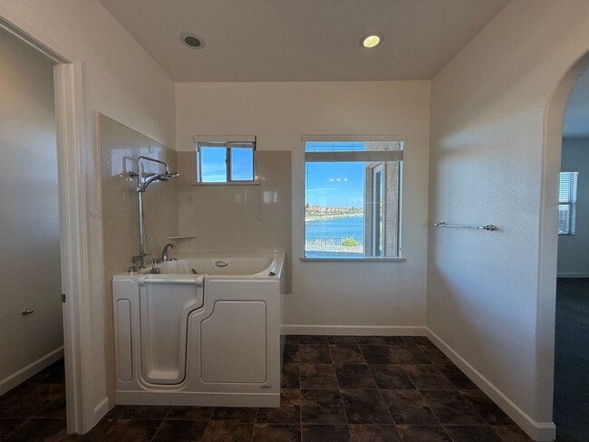 Building Photo - Lake front single story home in gated community!