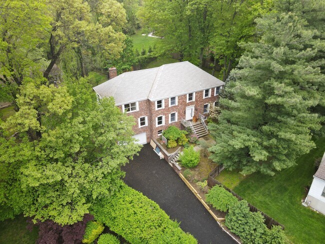Building Photo - 70 Johnson Ct