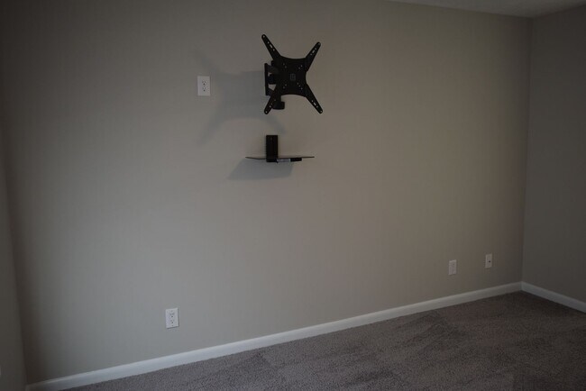 Building Photo - 668 Bartons Landing Pl