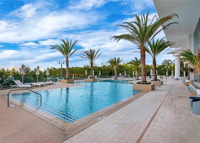 Building Photo - 16385 Biscayne Blvd