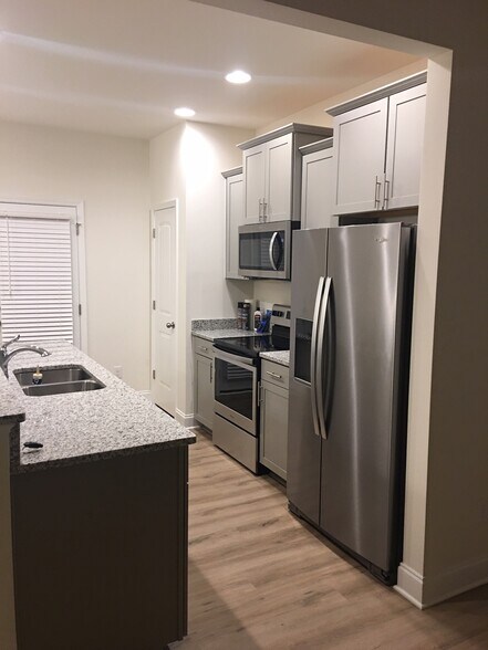 kitchen - 239 W Porthaven Way