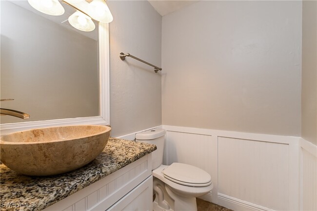 Building Photo - 2536 SW 11th Pl