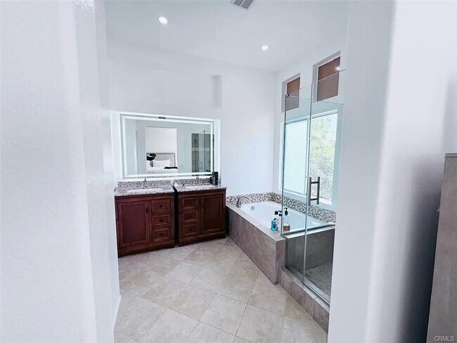 Primary Photo - 4739 E Ashford Ave