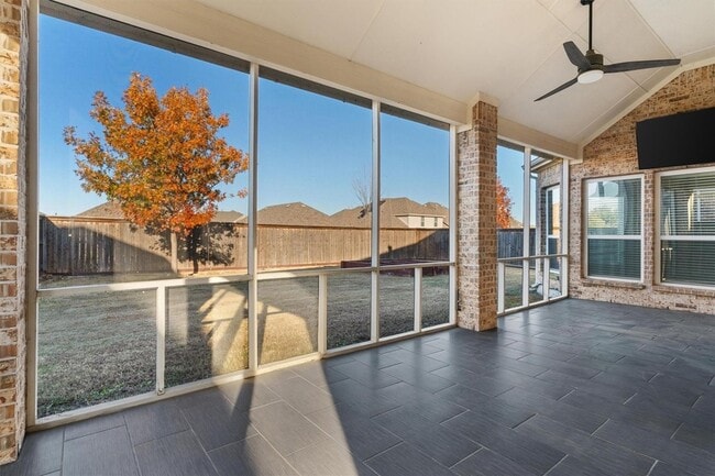 Building Photo - 2003 Silent Shore St