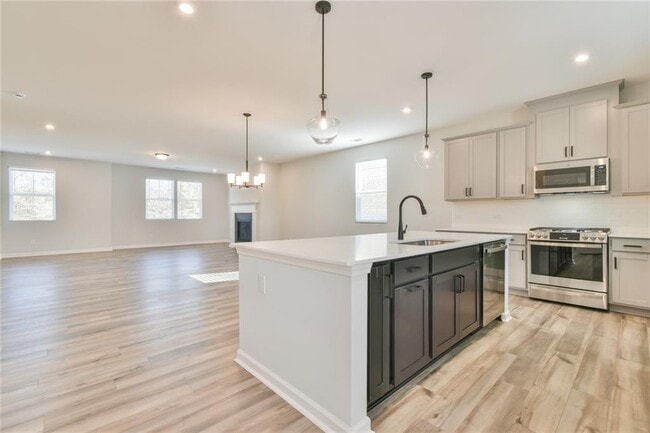 Building Photo - 2350 Whistler Wy NE