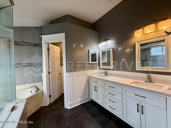 Building Photo - 2927 Waters View Cir