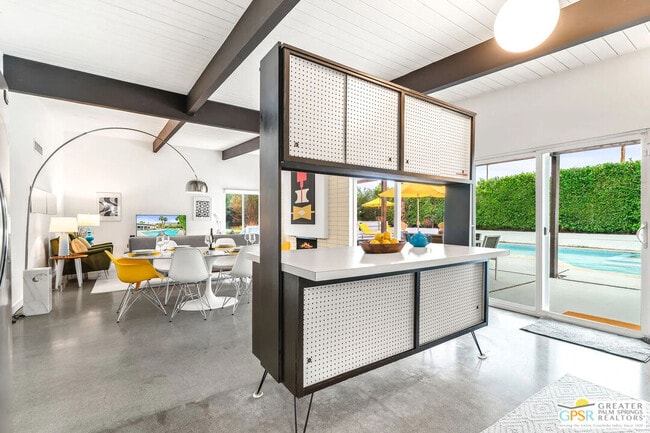 Building Photo - 400 E Glen Cir S