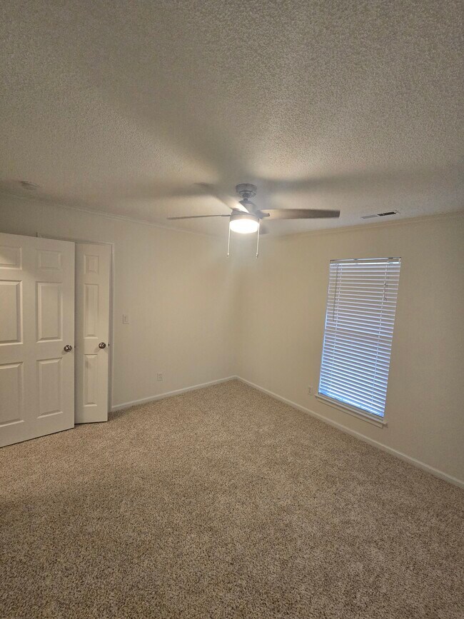 Building Photo - 106 Greenapple Way