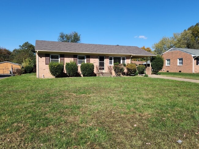 Building Photo - **4706 Glenspring Road, Henrico, VA – Move-In Ready Brick Rancher!**