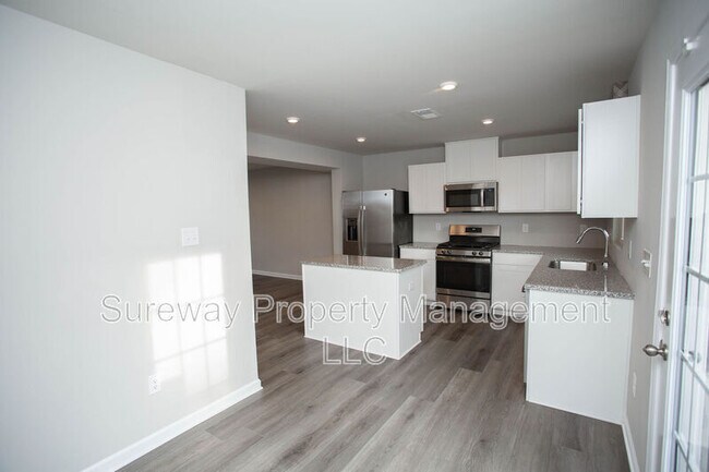 Building Photo - 2 Mulberry ln