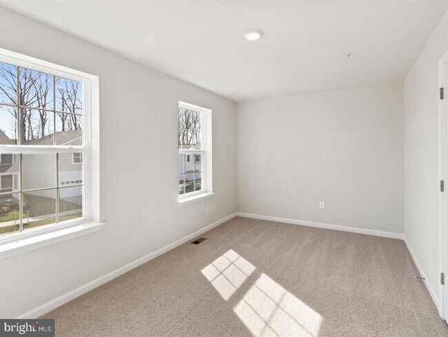 Building Photo - 397 Gatehouse Pl