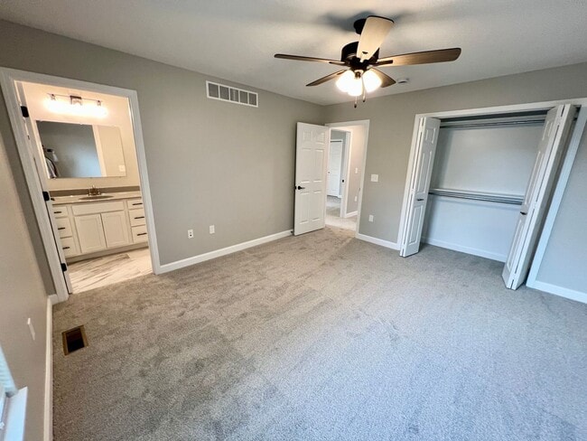 Building Photo - Newly Built 4 Bed/4.5 Bath in Central MHK