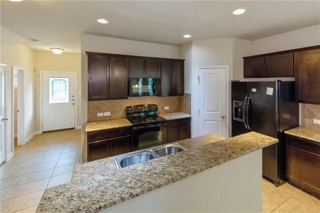Building Photo - 929 Alamo Plaza Dr