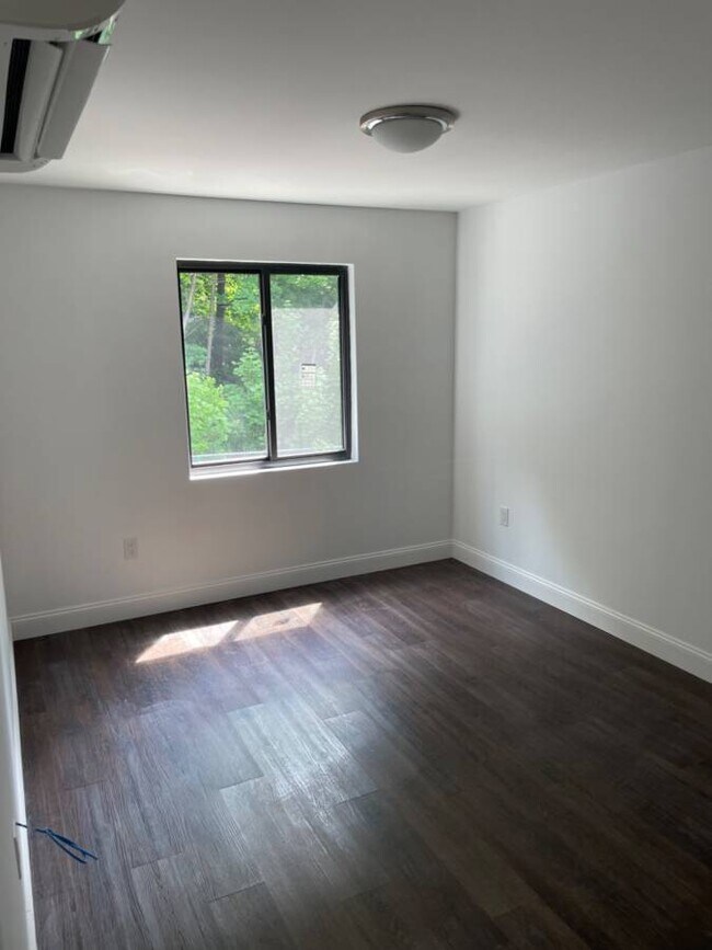 Building Photo - 7318 Yellowstone Blvd