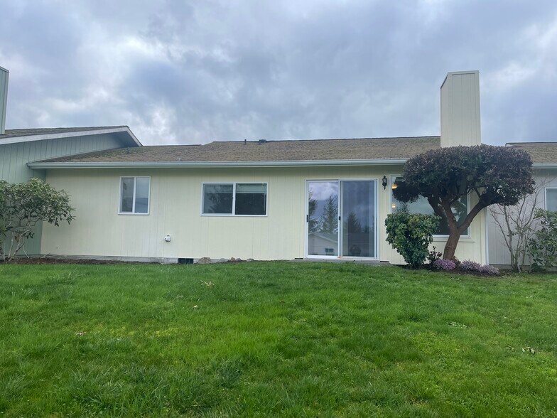 Building Photo - 1045 S 3rd Ave