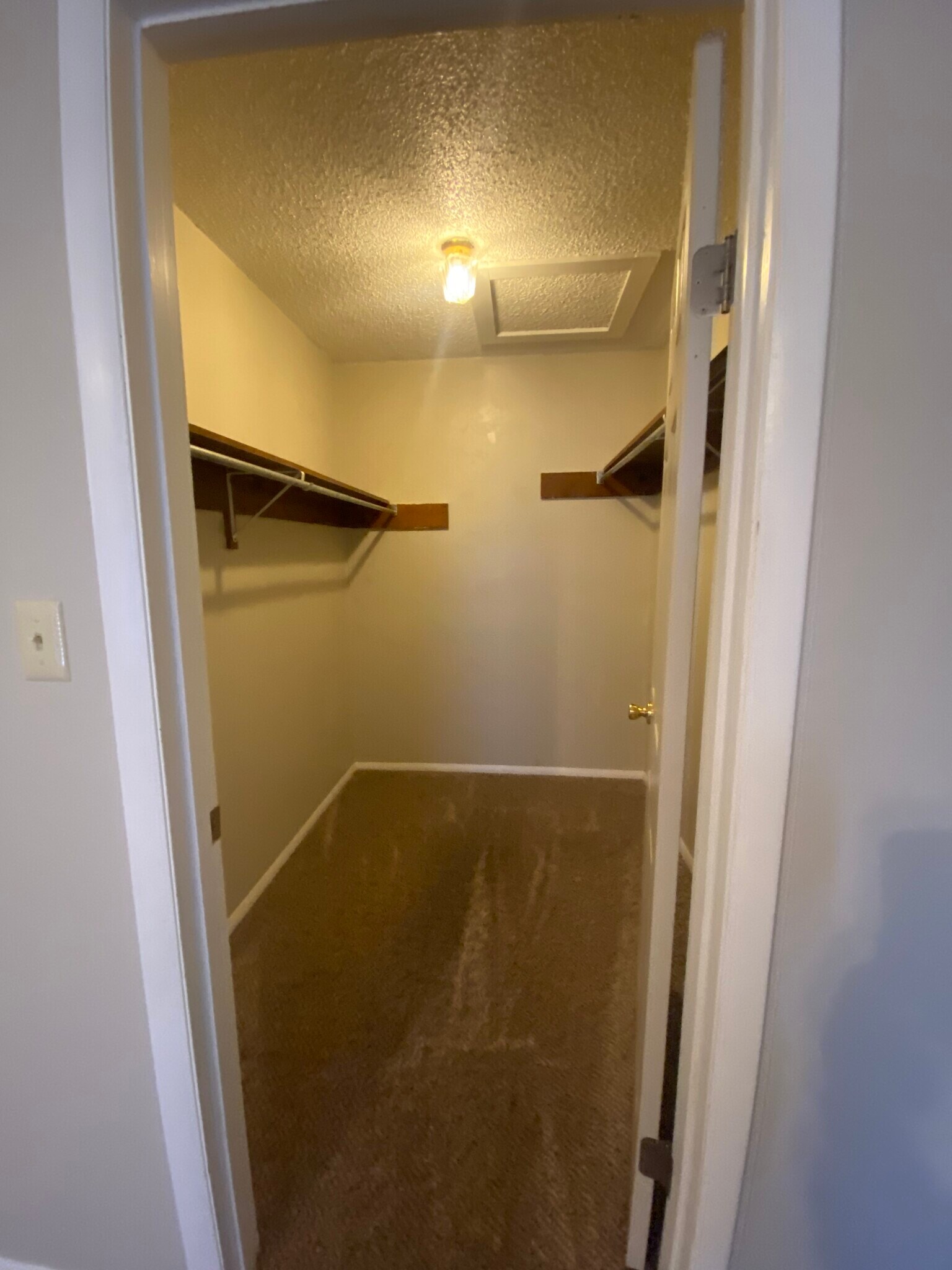 Building Photo - 830 Hardy Springs Cir