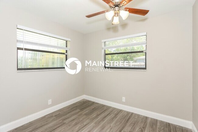 Building Photo - 4 Bedroom Pet-Friendly Home in Lauderhill, FL with Main Street Renewal