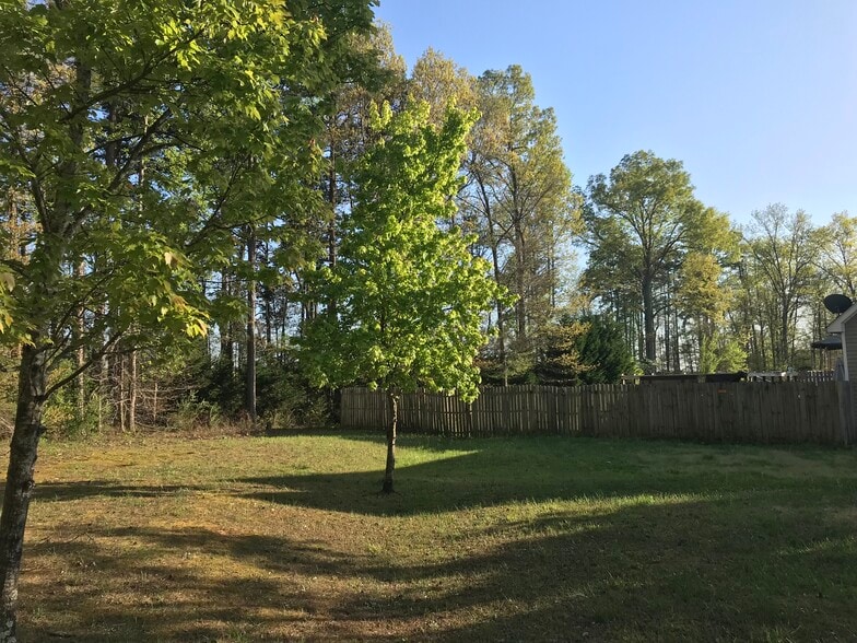 BACK YARD - 2808 Cougar Hill Ct