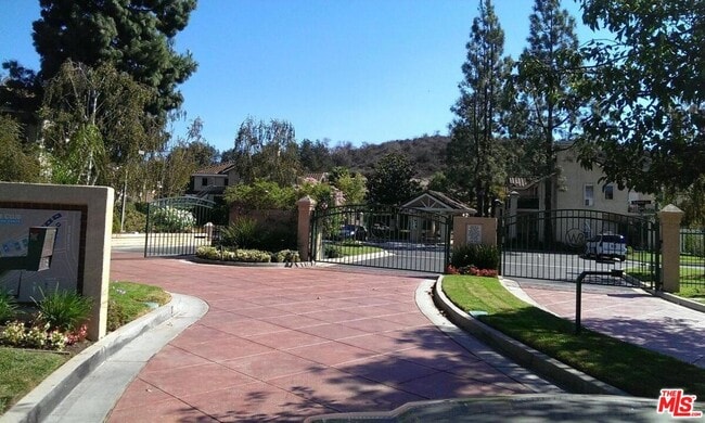 Building Photo - 271 Augustine Way
