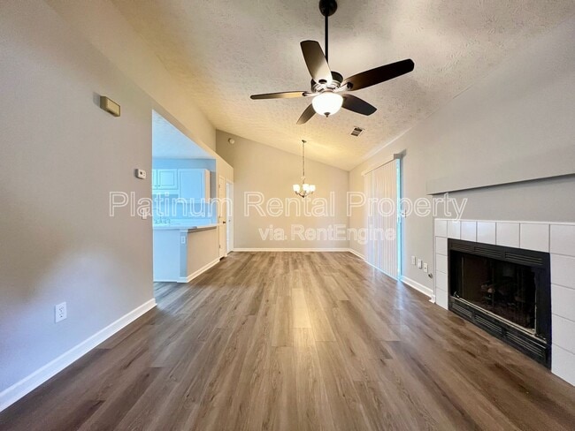 Building Photo - 725 Avening Ct