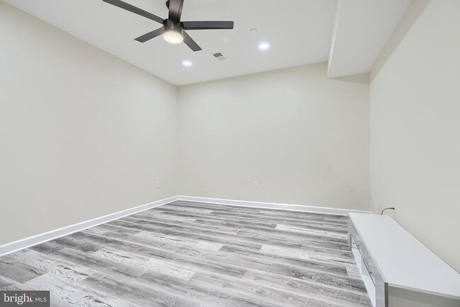 Building Photo - 7123 Starmount Ct